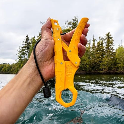 SNAIL TRAIL 7.5'' Floating Fish Gripper, Fishing Grabber | Catfish Mouth Pliers, Caught Bass Holder, Fish Scale Hook Clamp, Saltwater Lip Grip Tool with Lanyard, Gifts for Men - color: Yellow