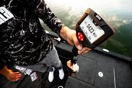 Rapala High Visibility Digital Scale 20 lb Portable Fish Scale with Easy Read Display for Freshwater and Saltwater