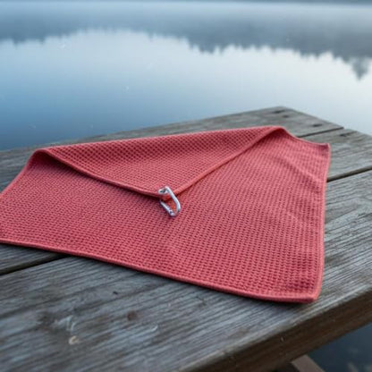 predolo Fishing Towel Highly Absorbent Hanging Fishing Cloth Non-Shedding Outdoor Gear for Anglers, Boating, Camping, Red - color: Red