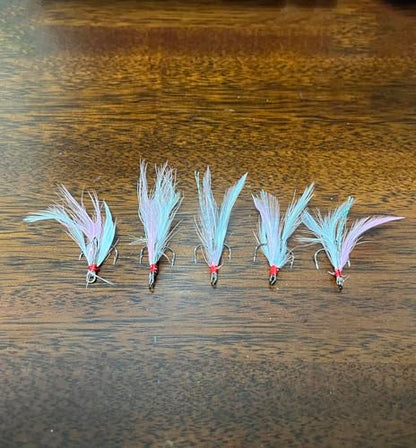 20Pcs Treble Fishing Hooks with Feather Size Stainless Steel Barbed Sharp Triple Fishhook with Box for Saltwater Freshwater - color: 20pcs-Pink White Feather, size: 6#